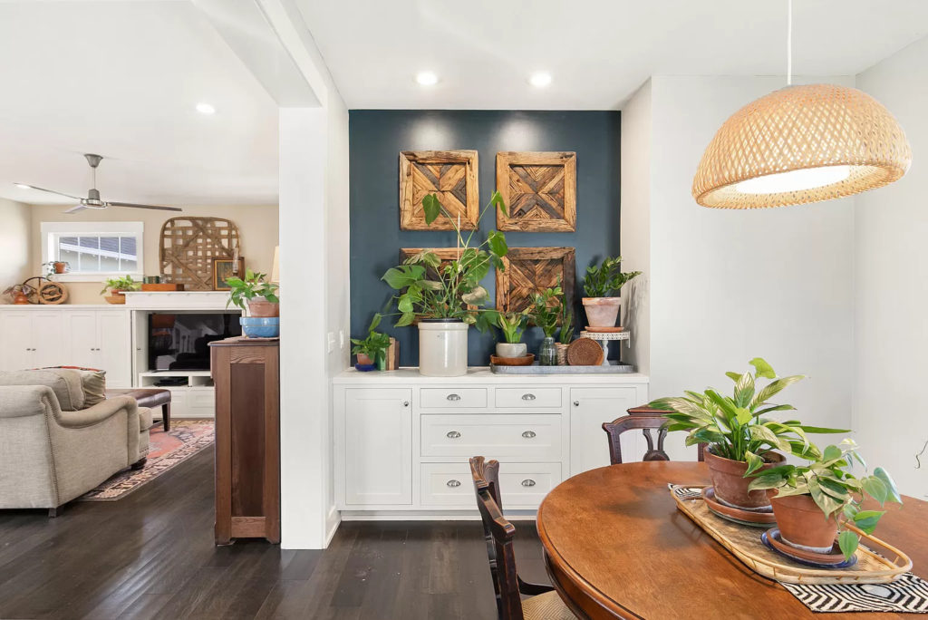 Craftsman dining room with built-in buffet.